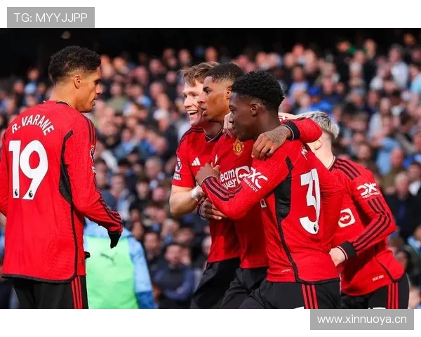 曼联进攻组织混乱情况持续存在,对赛季成绩稳定性带来考验 曼联进攻组织混乱情况持续存在,对赛季成绩稳定性带来考验