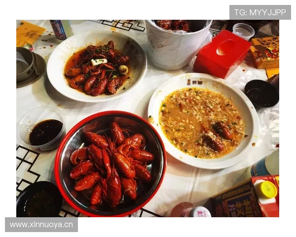 肖若腾今天的早饭居然是机场贵宾厅的龙虾套餐？普通人真想象不出那生活档次啊！